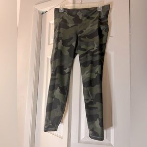 Old Navy Active Elevate Legging - Camo
